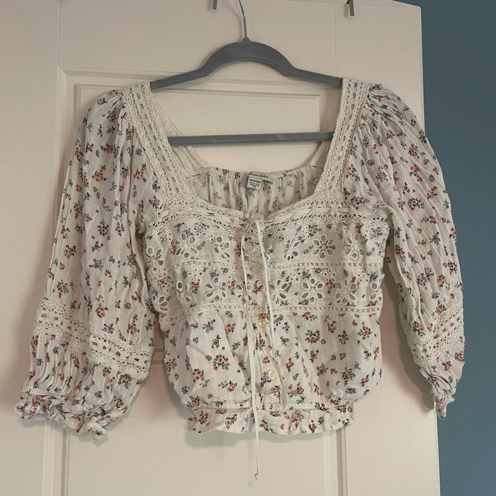 American Eagle Outfitters Cream Floral Lace Blouse